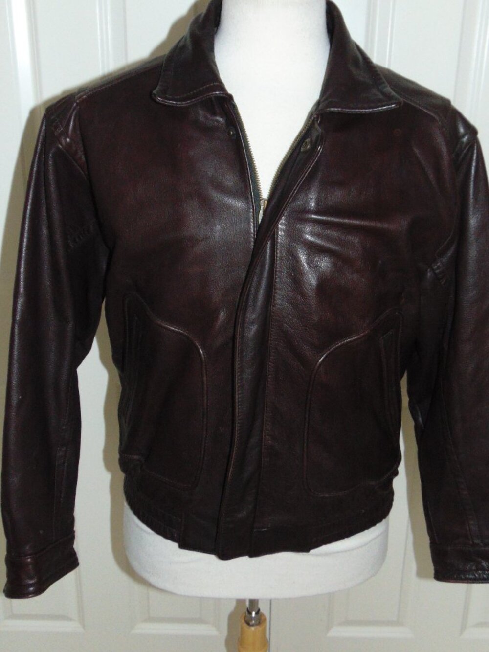 VINTAGE 80's  BANANA REPUBLIC BROWN LEATHER BOMBER JACKET